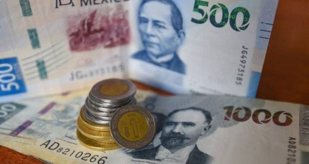 El peso tiene su mejor día, dólar cierra en 17.01.