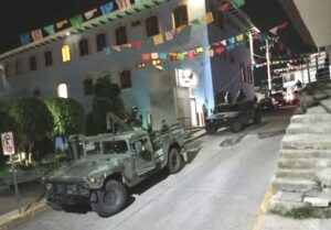 Conflicto en Quimixtlán; dos fallecidos y un grupo de policías retenidos