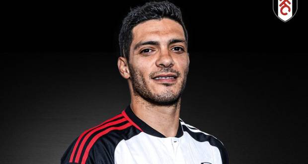 Raúl Jiménez, es el nuevo delantero del Fulham.