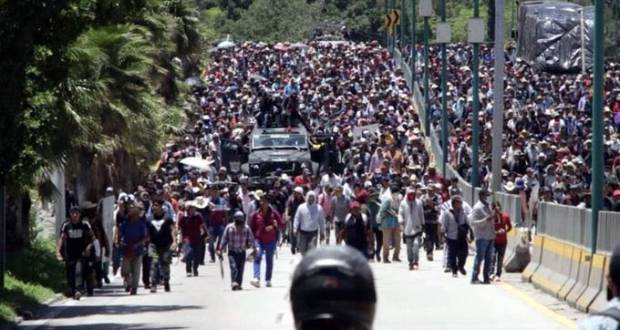 Manifestantes toman ‘Rino’, irrumpen Palacio de Gobierno de Guerrero
