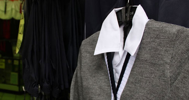 Gobierno de Puebla dará uniformes, zapatos y mochilas a alumnos