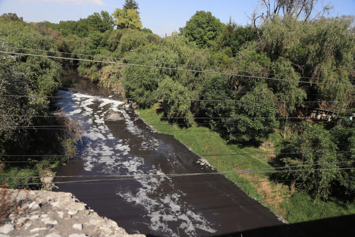 Sin cloro y con plomo el agua de viviendas por contaminación de Atoyac: Salud atenderá afectados