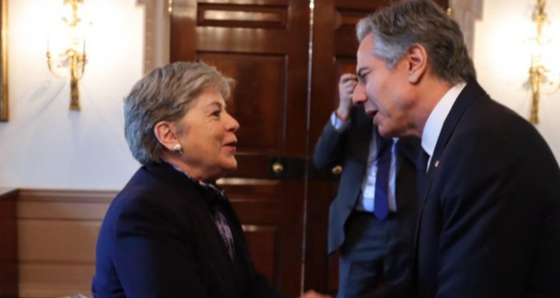Barcenas insta a Estados Unidos a retirar boyas de territorio mexicano 