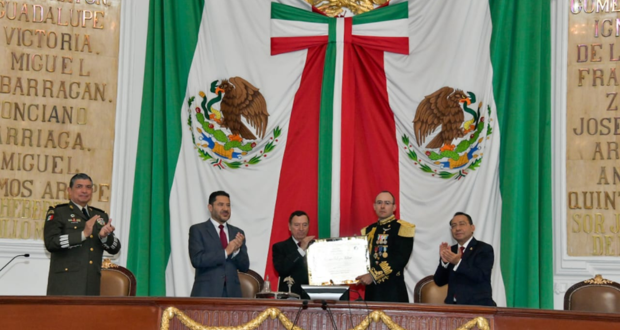 Por Bicentenario de H. Colegio Militar, Congreso de CDMX devela letras doradas