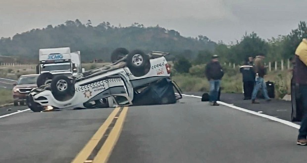 Volcadura de patrulla auxiliar en Zacatlán
