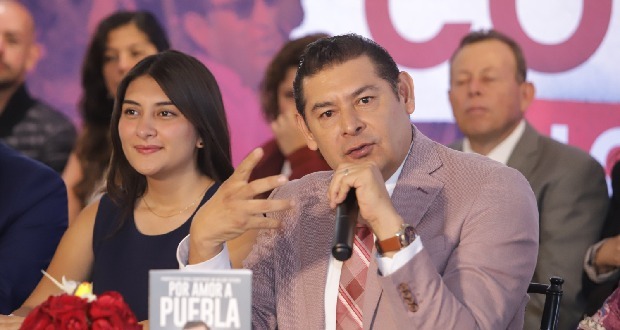 Encuestas favorecen a Armenta para la gubernatura de Puebla
