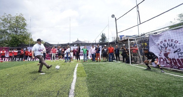 Marcelo Ebrard inaugura torneo de futbol ‘Carnal del Barrio’