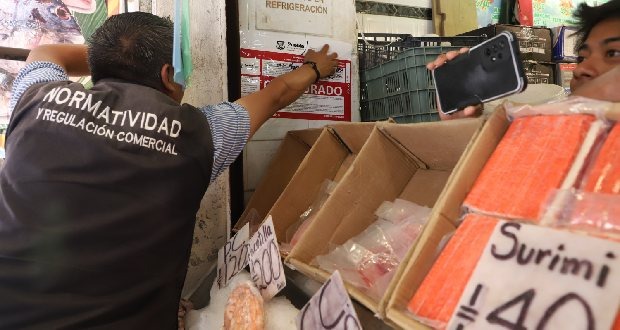 Pescaderías ignoran operativo y vuelven a la vía pública