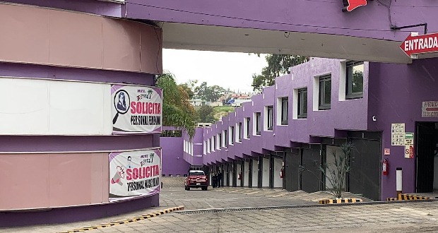 En Motel de Puebla, hombre muere intoxicado; su pareja hospitalizada