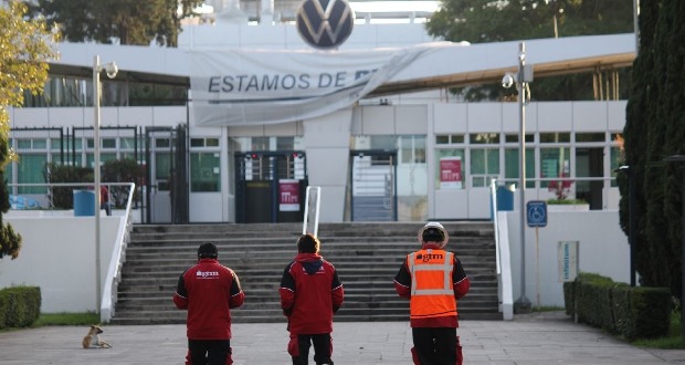 Volkswagen rechaza dar aumento de 15.7% a obreros, siguen pláticas