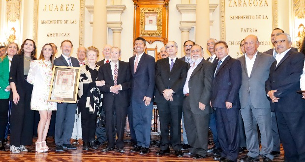 Marco Aurelio Barocio en recibimiento de la "Cedula Real" y "Real provisión"