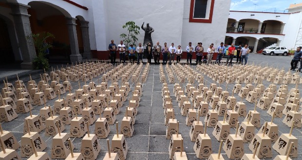 Angón entrega 500 faroles, para procesión de Virgen de los Remedios