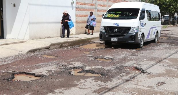 Ayuntamiento, con rezago de 250 solicitudes de bacheo