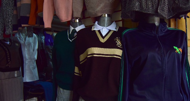 En estas fechas, se hará la entrega de uniformes escolares en Puebla