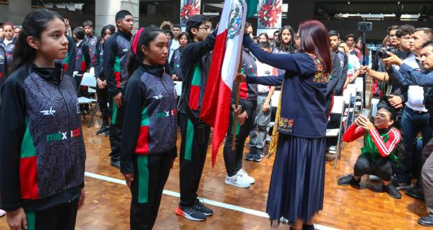 Abanderan a selección que participará en Juegos Mundiales Escolares