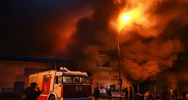 Almacén del IMSS en Ciudad de México se ve afectado por incendio