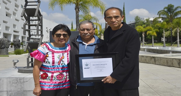 BUAP reconoce al destacado maratonista poblano Sergio Jiménez Cancino