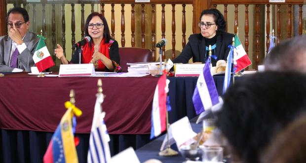Nueva Escuela Mexicana cruza fronteras, es presentado a diplomáticos de AL y Caribe
