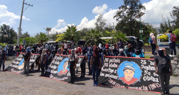 Ayotzinapa: se alista reunión con AMLO; comienza marcha a Palacio Nacional