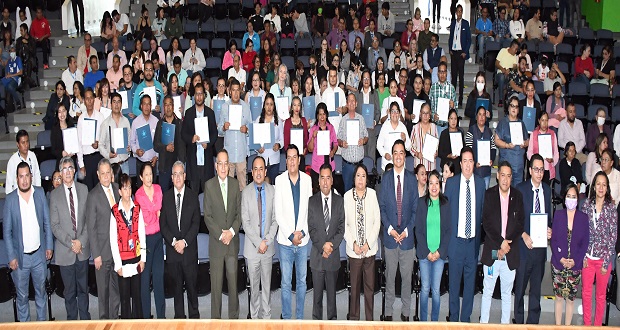 Entrega BUAP múltiples definitividades a personal no académico