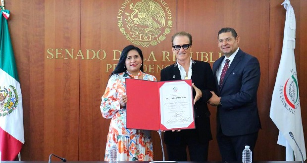 Armenta reconoce trayectoria y activismo del cantante Emmanuel