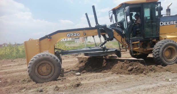 Movimiento Antorchista pavimenta en el norte de Puebla capital