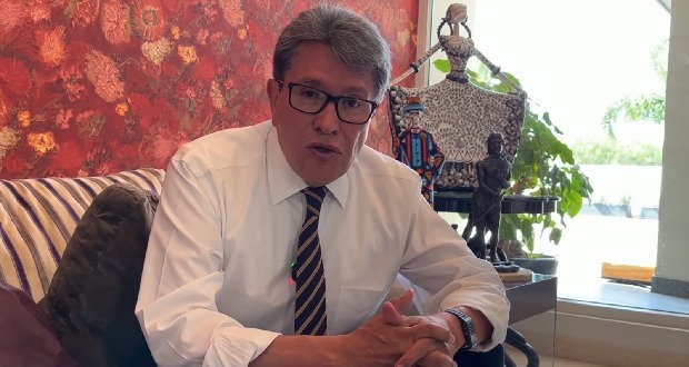 Ricardo Monreal se baja de la contienda por la jefatura de la CDMX