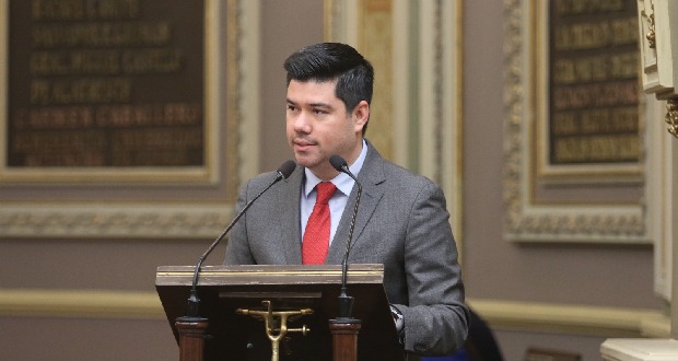 Buscan sancionar desnudos creados con inteligencia artificial en Puebla