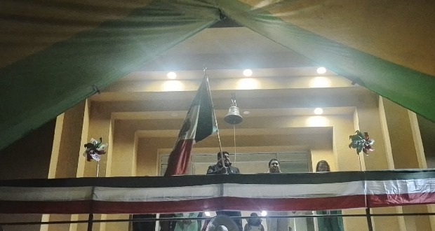 Escuela antorchista ameniza el grito en Apango de Zaragoza, Amozoc