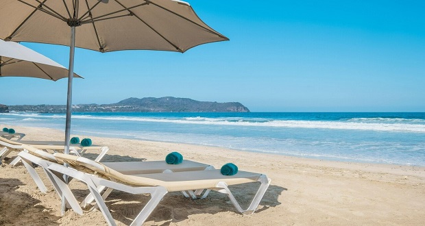 Playa Mita: Un Refugio de Lujo entre Historia y Belleza Natural