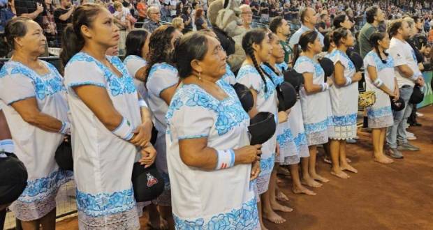 Descalzas y en huipil, Amazonas consiguen histórico triunfo en EU