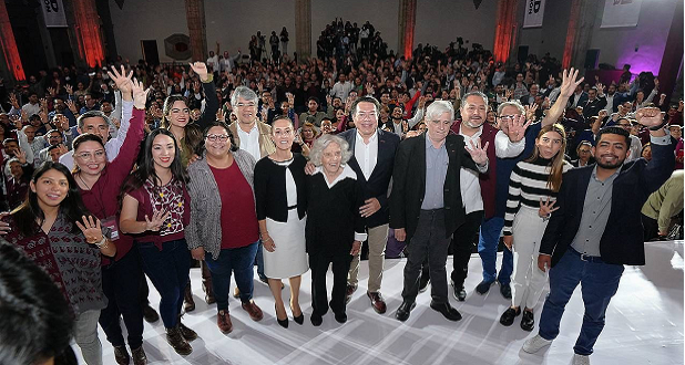 Evoca Sheinbaum a estudiantes del 68. Foto: Especial