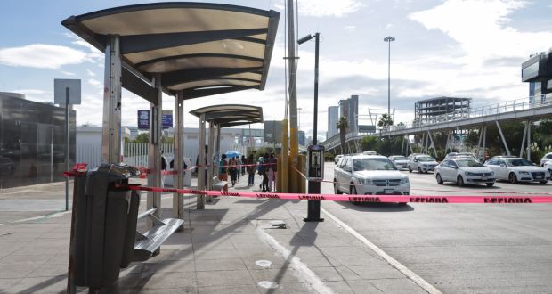emoverán paradero de Vía Atlixcáyotl frente a CCU BUAP; usuarios se quejan