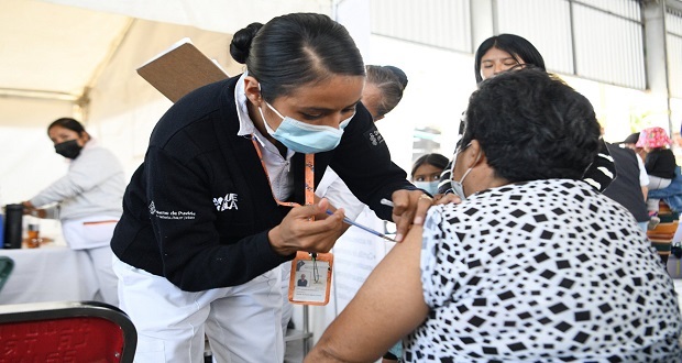 Vacunación en Puebla contra Covid-19 e influenza