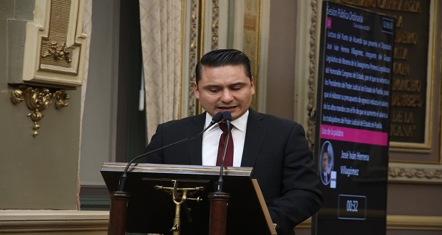 Diputado morenista: exhortar a TSJ que baje salarios a altos mandos