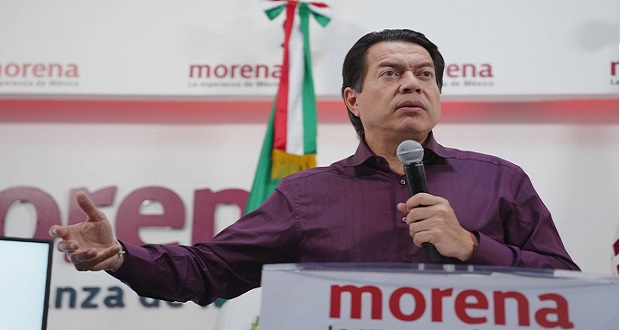 Mario Delgado apoya suspensión de funcionario del INE