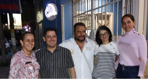 Médicos cubanos apoyan salud de damnificados en Acapulco. Foto: Redes sociales.