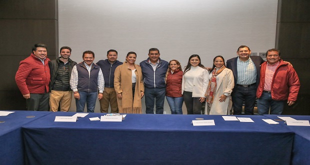 Céspedes se reúne con los 7 aspirantes de Morena a gubernatura; pide unidad