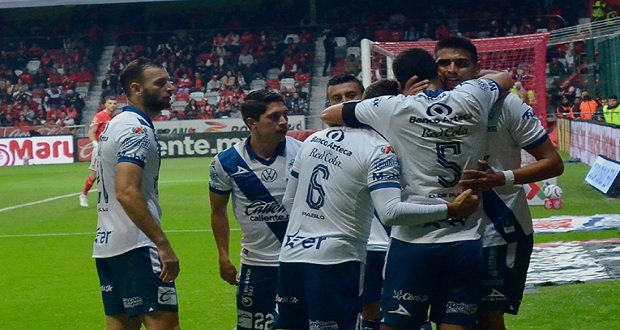 Puebla vence al Toluca y mantiene sus esperanzas por repesca