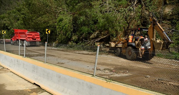 Rehabilitan vías dañadas por Otis, continúan labores en Guerrero. Foto: Redes sociales.