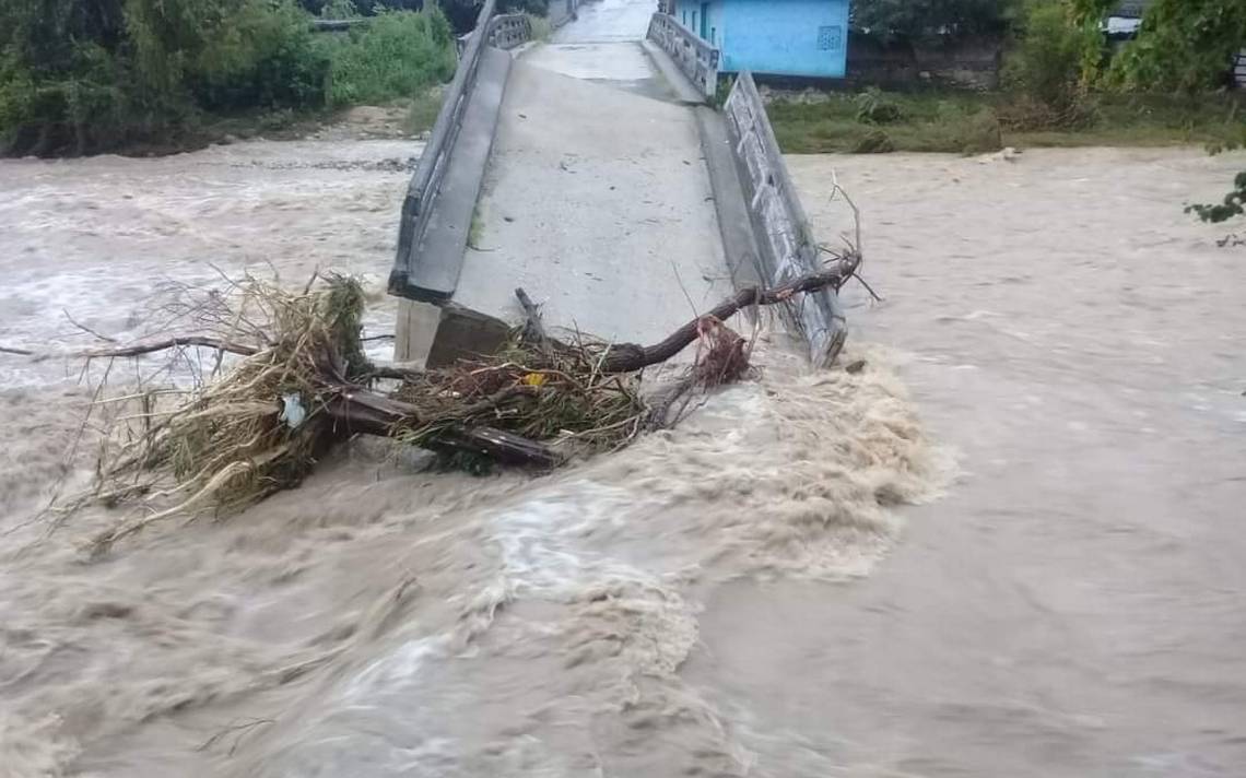 Semarnat avala construcción de puente en la mixteca poblana.
