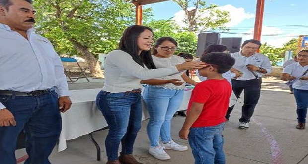 Voluntariado del Congreso entrega 77 lentes en Izúcar de Matamoros
