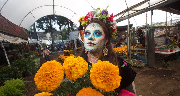 Durante la inauguración de la Romería Flor de Cempasúchil 2023, el titular de Agricultura señaló la conformación a nivel nacional de la Red de Cempasúchil, para aprovechar y protege las variedades de la flor y su calidad. Foto: Especial.