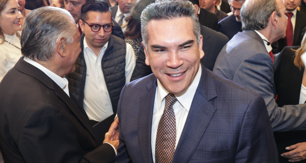 “Alito” dice que postularán perfiles en el Frente en Puebla; halaga a Rivera