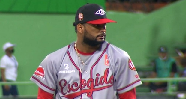 Cristopher Molina llega como refuerzo a Pericos para este 2024