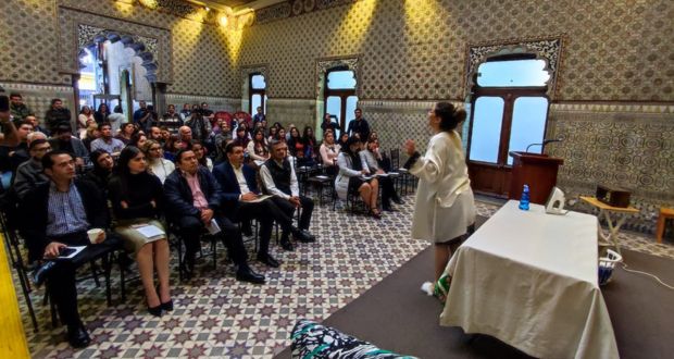 El monologo teatral “Cómo una Reina” es presentado en el Congreso de Puebla