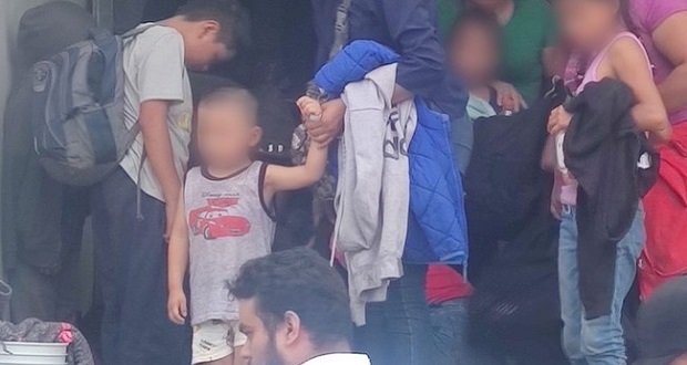 Migración atiende en Veracruz a 215 migrantes abandonados en tráiler. Foto: Especial