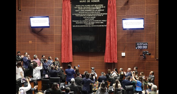 En muro de honor del Senado, reconocen 200 años del Colegio Militar. Foto: Especial.