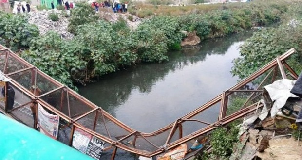 13 personas lesionadas tras colapso de puente en Neza, Edomex. Foto: Especial.