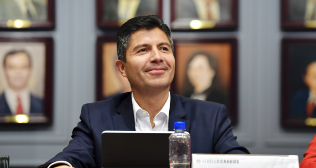 Aprueba Cabildo licencia de Eduardo Rivera como alcalde para contender en 2024